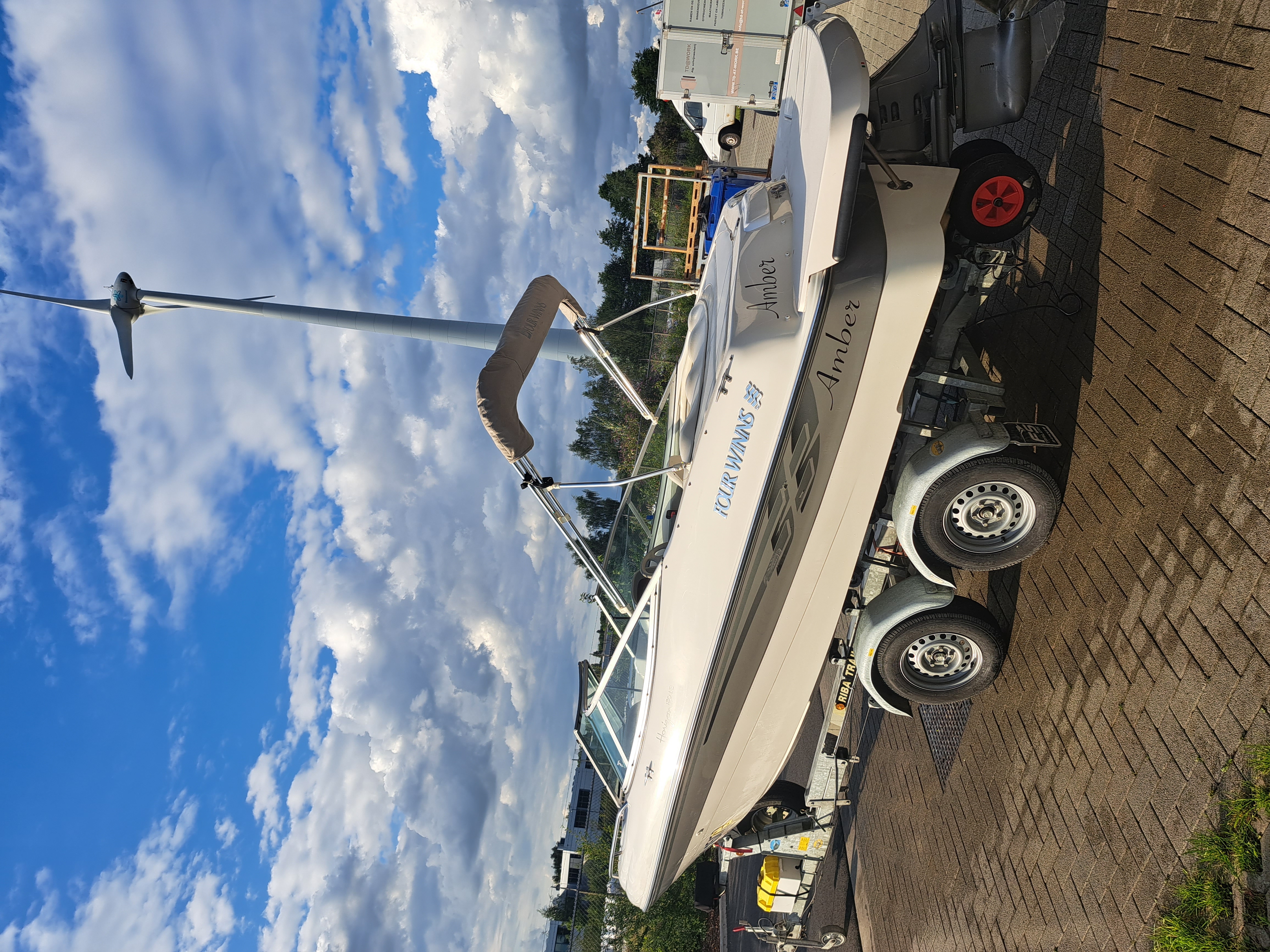 Hierbij verkopen wij in opdracht van klant volgende boot: ( geen inruil) Leuke bowrider speedboot in top conditie!